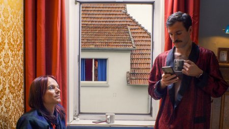 JANINE MOVES TO THE COUNTRY