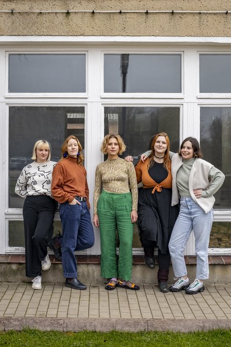 LIMBUS KOLLEKTIV (Clara Eckhardt, Johanna Hahn, Paula Hahn, Lisa Müller, Nele Reichel, Luise Schulz)